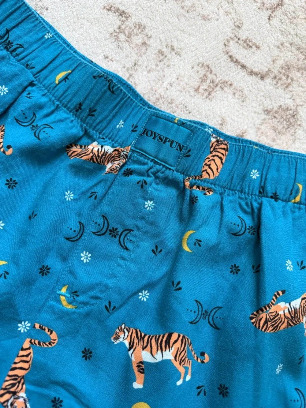 Joyspun Women’s woven pajama Boxer Shorts, 3” inseam - Picture 3 of 13